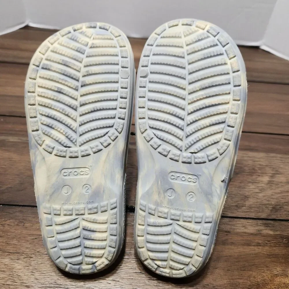 N/A iconic crocs